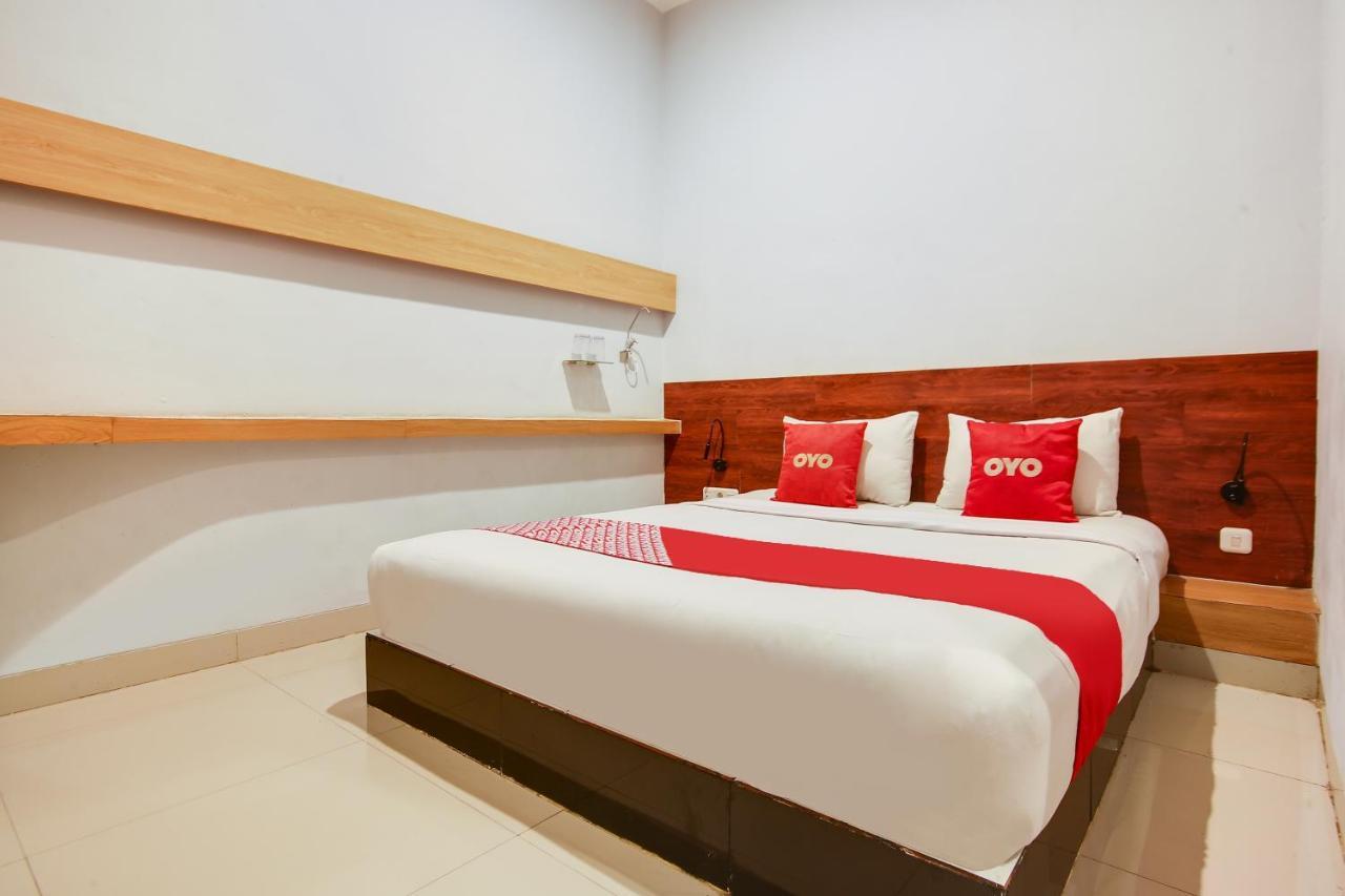 Collection O 91464 7 Dream Hotel Palembang Kültér fotó
